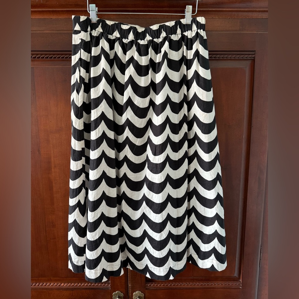 Marimekko for Uniqlo Black and White Wave Pattern A-Line Skirt